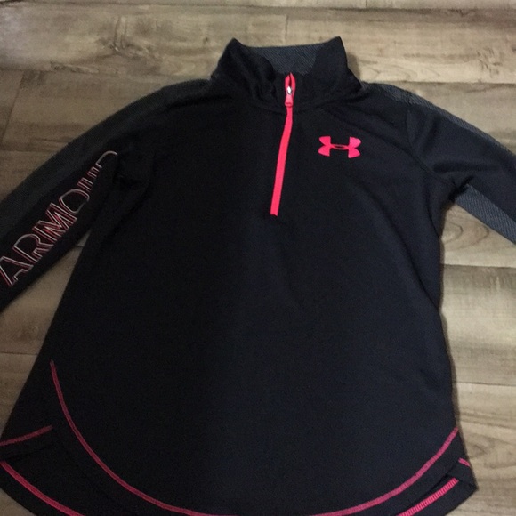 Under Armour Other - This is a medium 10/12 underarmor shirt for girls